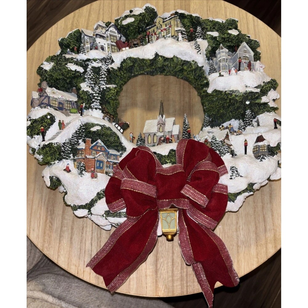 HAWTHORNE VILLAGE Thomas Kinkade Village Christmas Illuminated Wreath 2005